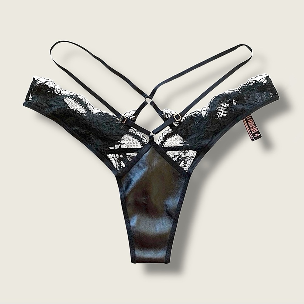 Victoria’s Secret Brazilian Panty Medium New